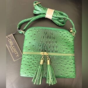 Deluxity Vegan Ostrich/Croc
Crossbody Bag w/Goldtone
Hardware & Tassels